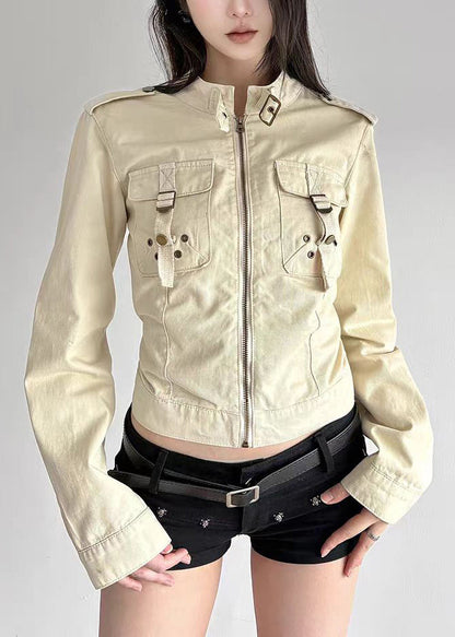 Effortlessly Elegant Jacket with a Timeless Design
