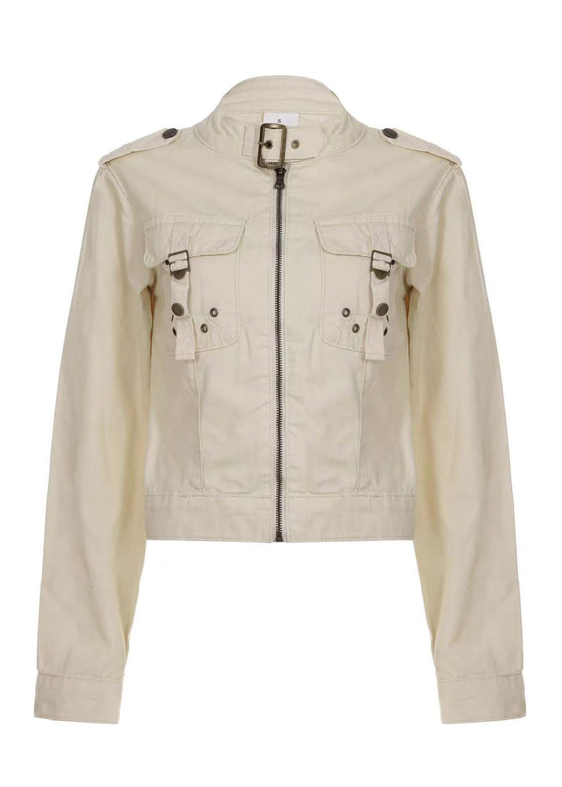 Effortlessly Elegant Jacket with a Timeless Design