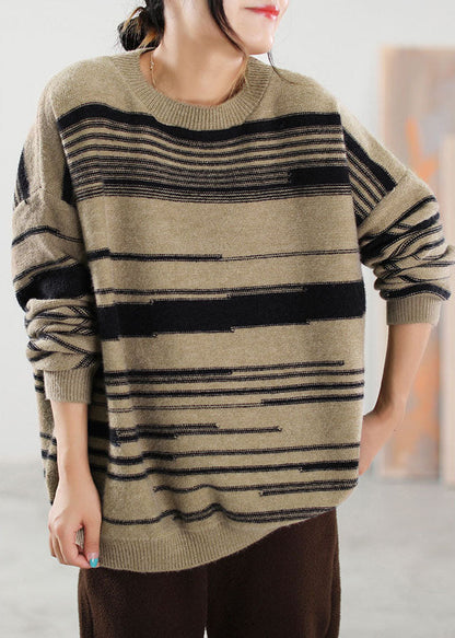 Well Tailored Sweater with a Graceful Silhouette