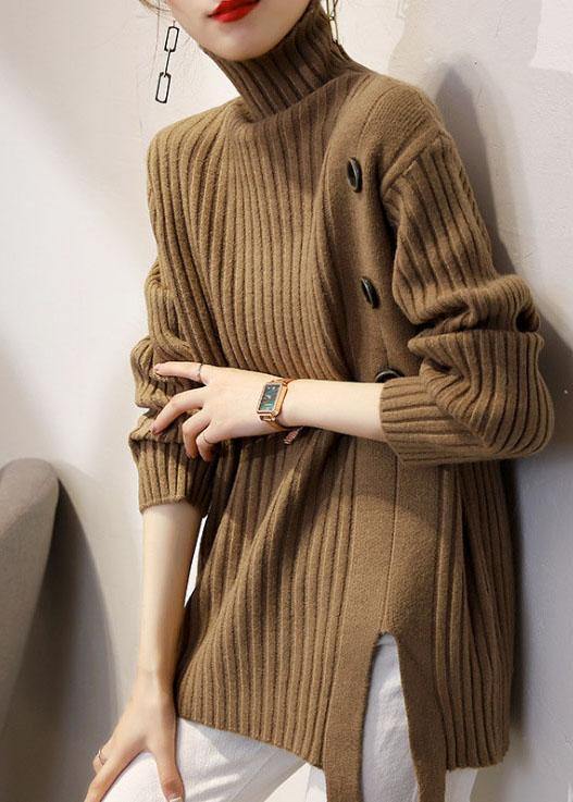 Classic Vintage Sweater with a Flattering Fit