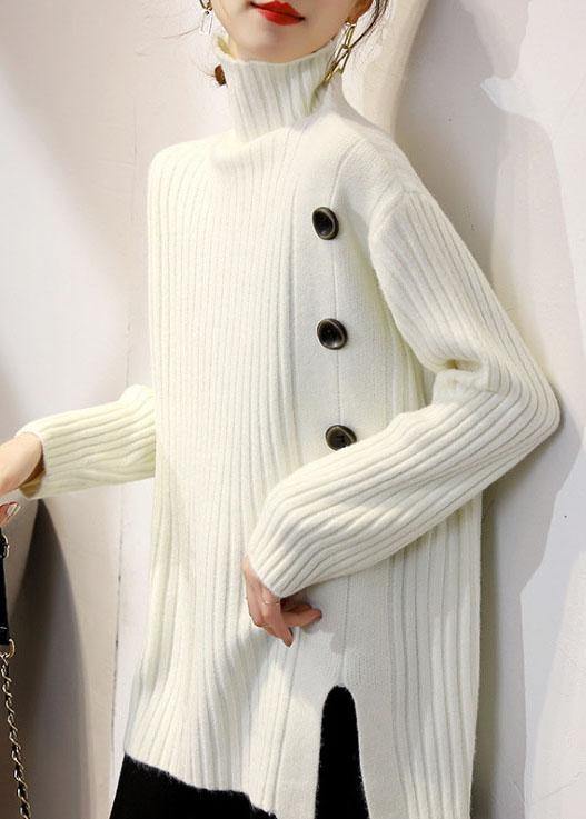 Well Tailored Sweater with a Graceful Silhouette