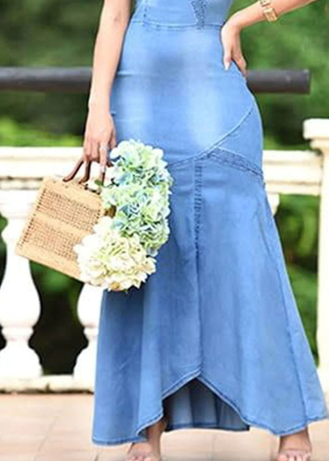 Well Tailored Dress with a Graceful Silhouette