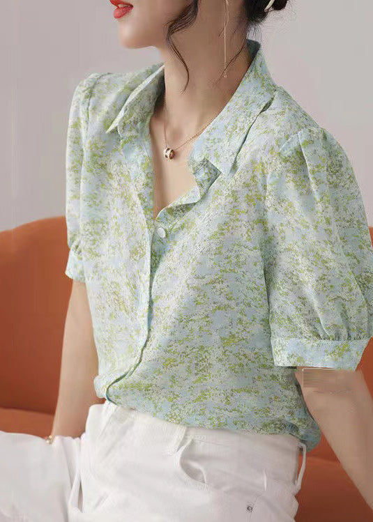 Classic Vintage Shirt with a Flattering Fit