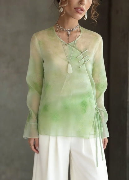 Effortlessly Elegant Top with a Timeless Design