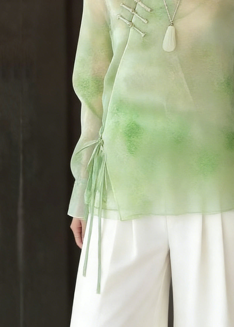 Effortlessly Elegant Top with a Timeless Design