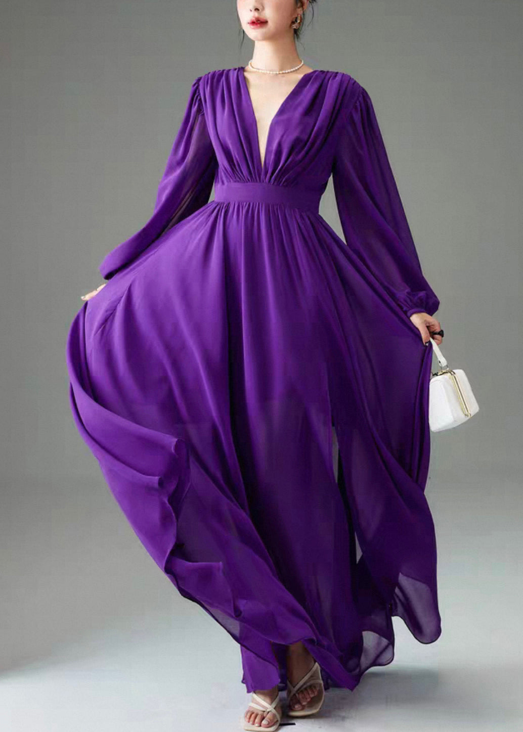 Well Tailored Dress with a Graceful Silhouette