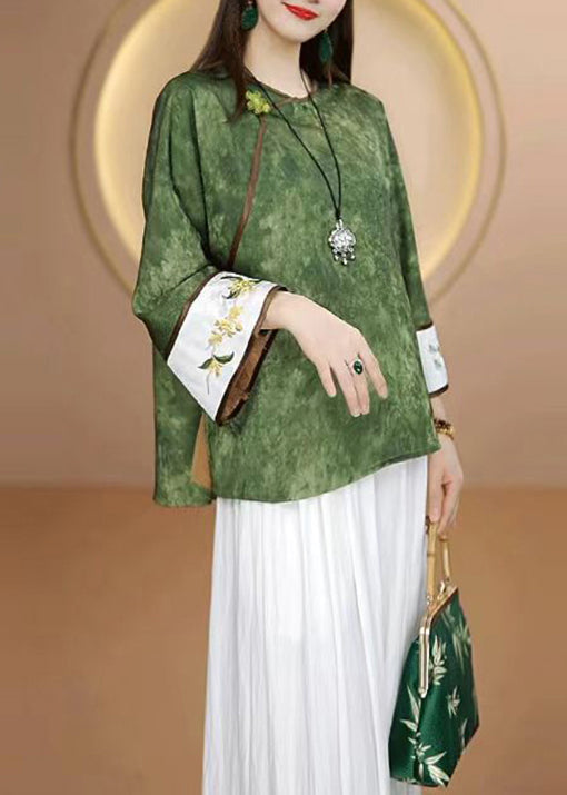 Beautifully Finished Blouse in a Timeless Design