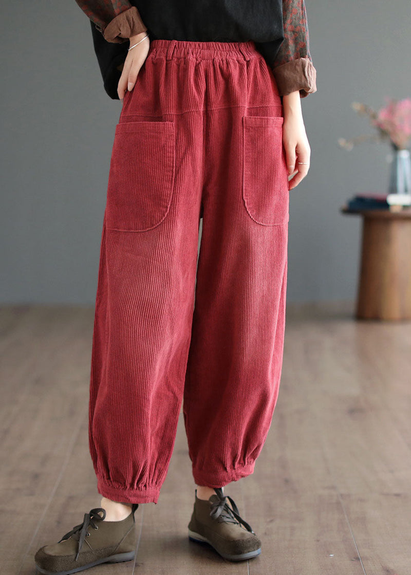 Effortlessly Elegant Pants with a Timeless Design
