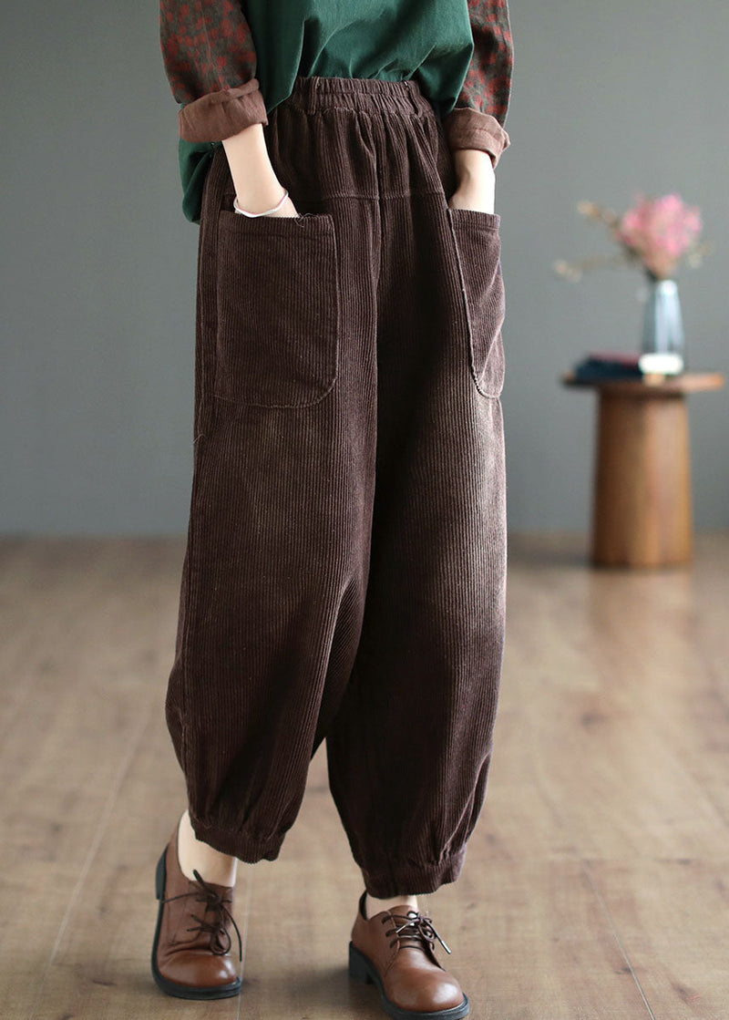 Effortlessly Elegant Pants with a Timeless Design