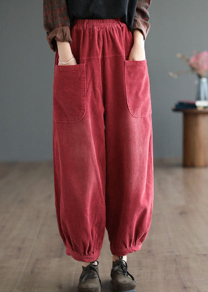 Effortlessly Elegant Pants with a Timeless Design