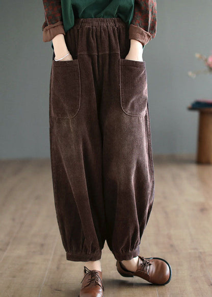 Effortlessly Elegant Pants with a Timeless Design
