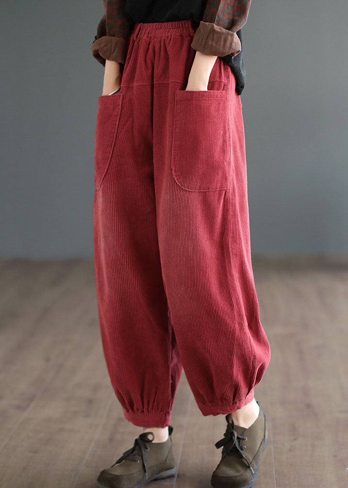 Effortlessly Elegant Pants with a Timeless Design