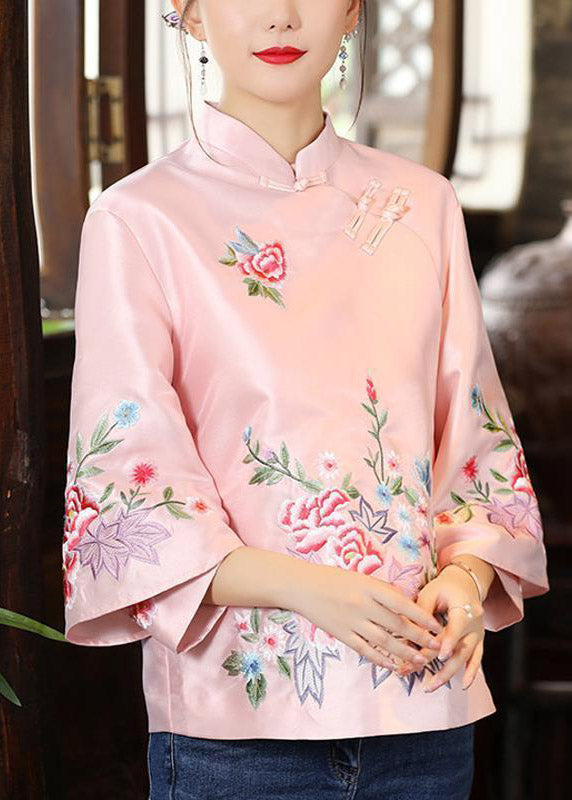 Classic Vintage Shirt with a Flattering Fit