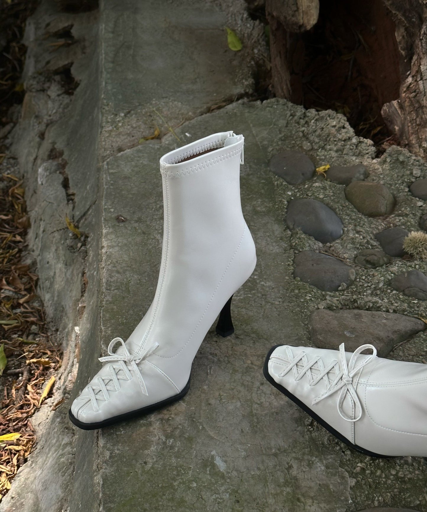 Graceful Orthopedic Boots for Modern Look