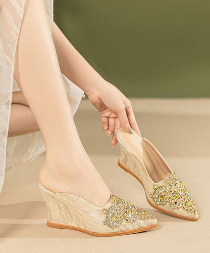 Graceful Orthopedic Sandals for Modern Look