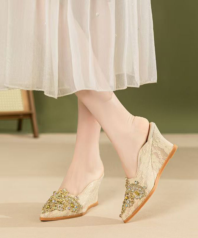Graceful Orthopedic Sandals for Modern Look