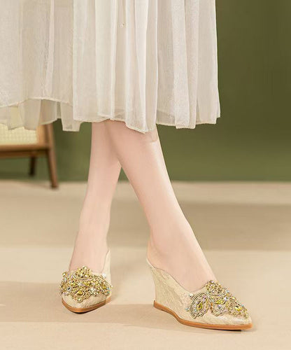 Graceful Orthopedic Sandals for Modern Look