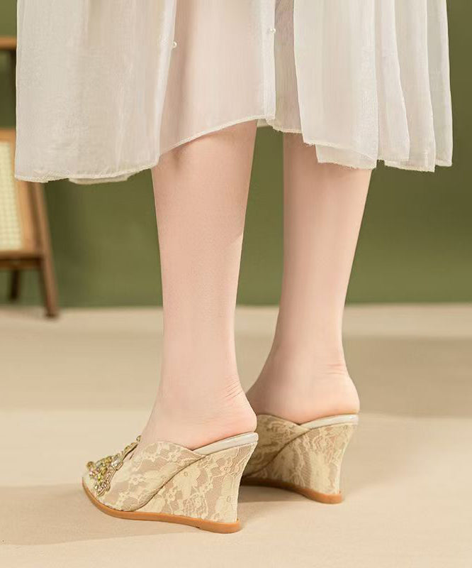 Graceful Orthopedic Sandals for Modern Look