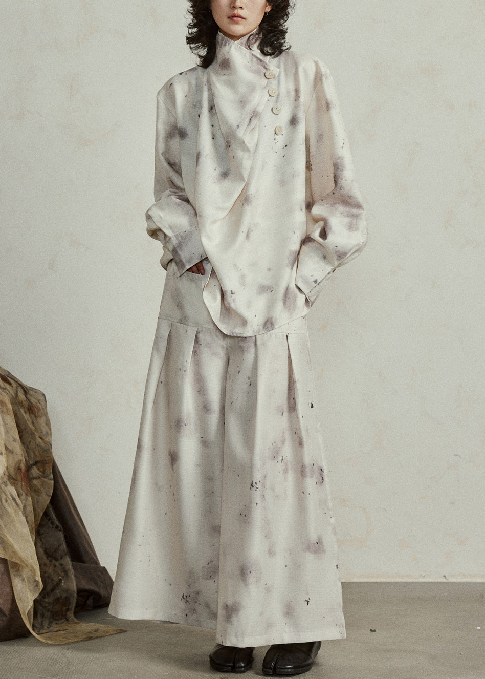 Well Tailored Pants with a Graceful Silhouette