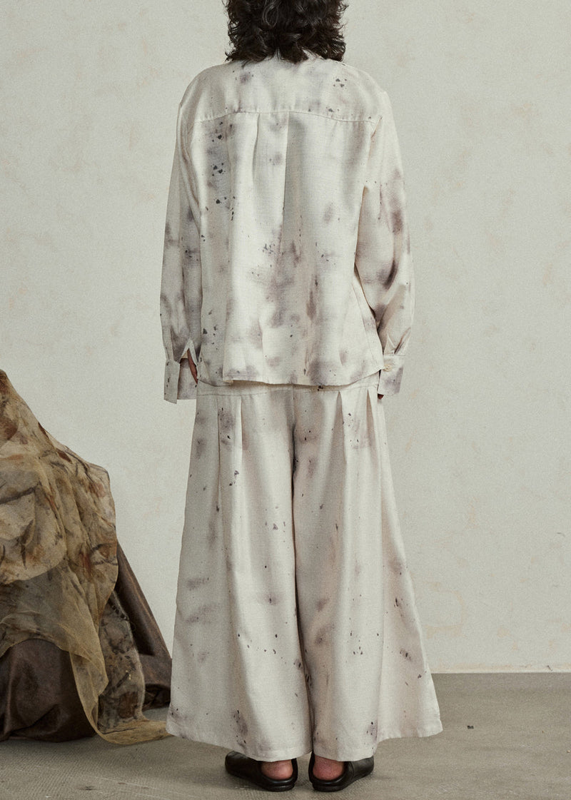 Well Tailored Pants with a Graceful Silhouette