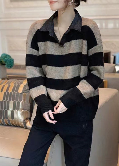 Classic Vintage Sweater with a Flattering Fit