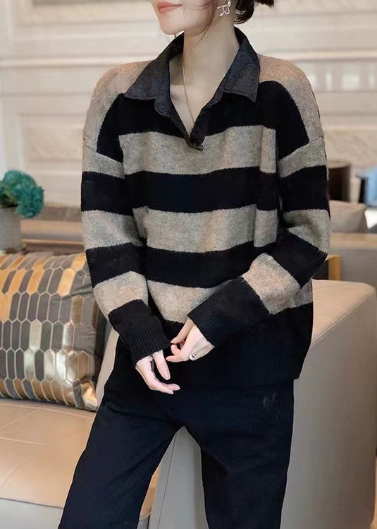 Classic Vintage Sweater with a Flattering Fit