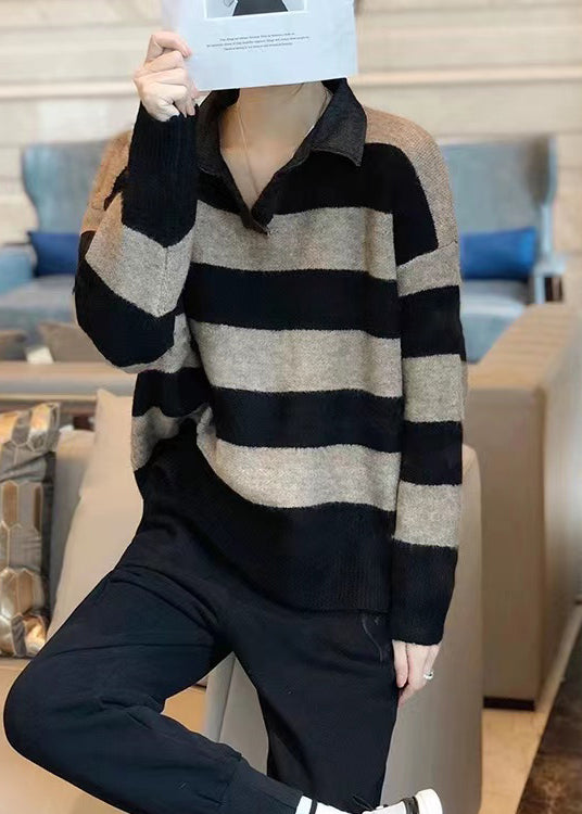 Classic Vintage Sweater with a Flattering Fit
