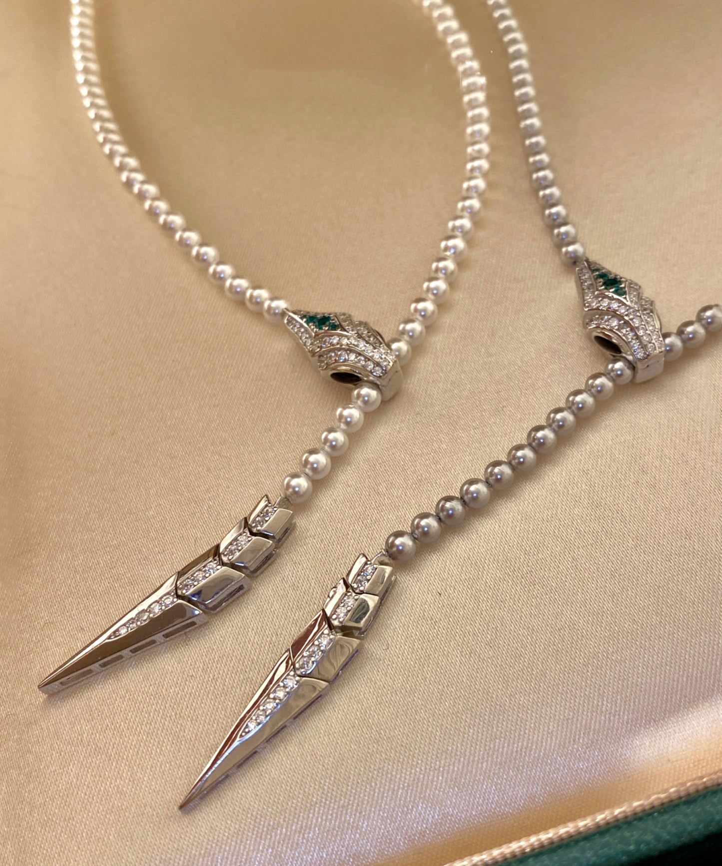 Charming Pearl Necklace for Any Occasion