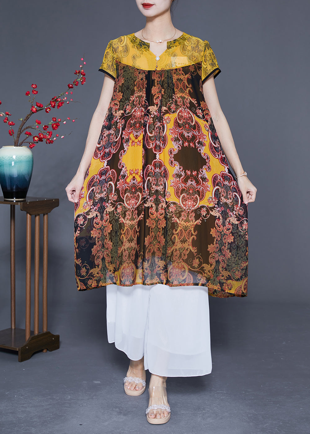 Well Tailored Dress with a Graceful Silhouette