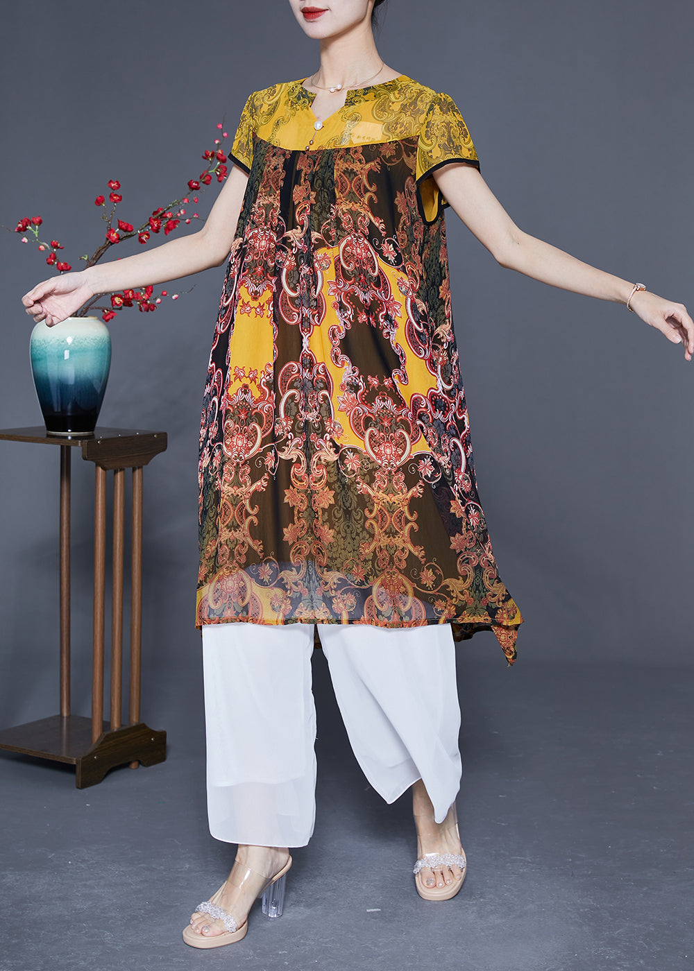 Well Tailored Dress with a Graceful Silhouette