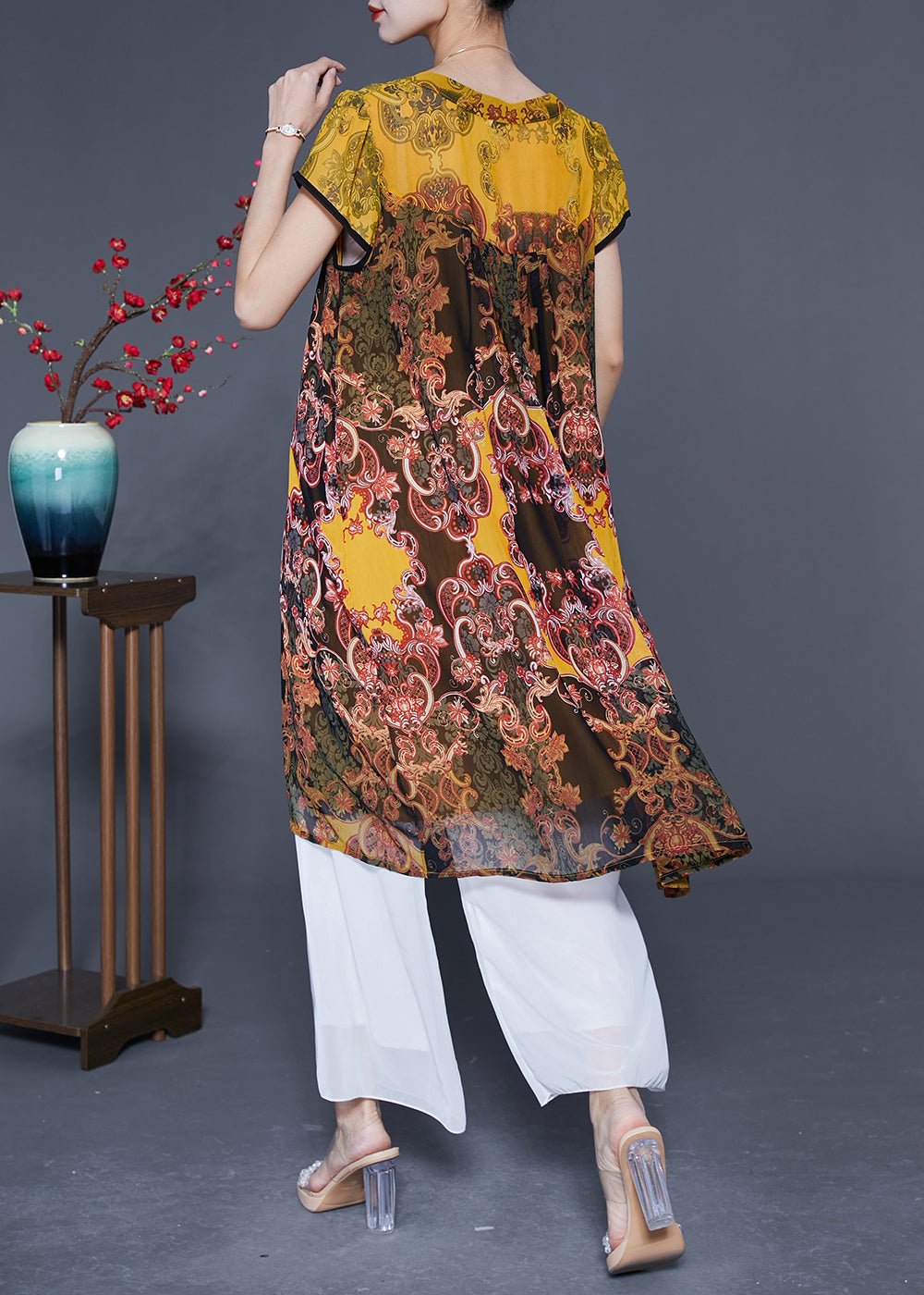 Well Tailored Dress with a Graceful Silhouette