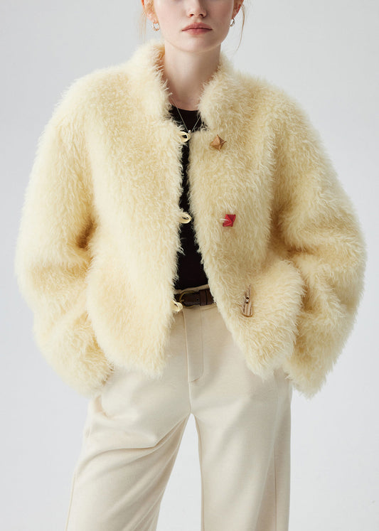Well Tailored Coat with a Graceful Silhouette