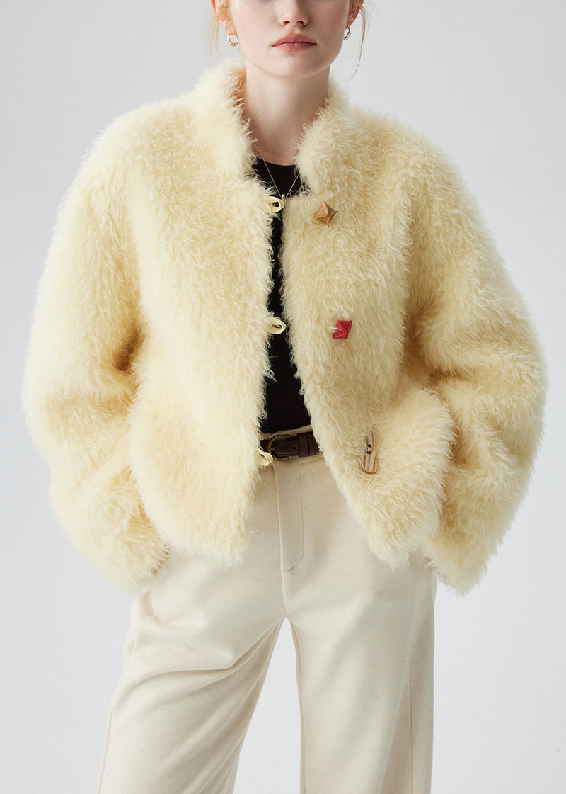 Well Tailored Coat with a Graceful Silhouette