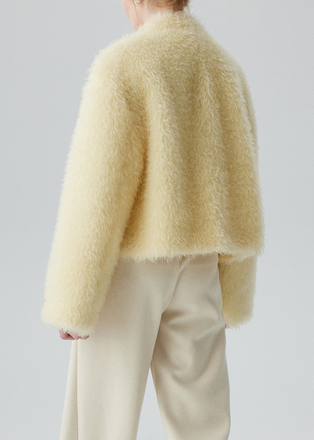 Well Tailored Coat with a Graceful Silhouette