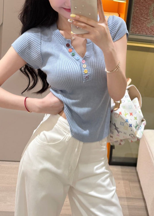 Beautifully Finished Top in a Timeless Design
