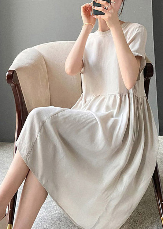 Beautifully Finished Dress in a Timeless Design