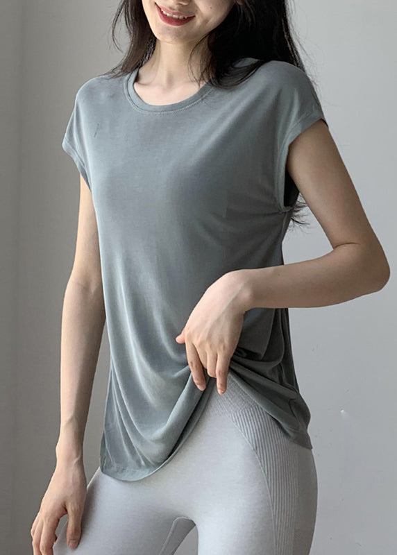 Well Tailored Top with a Graceful Silhouette