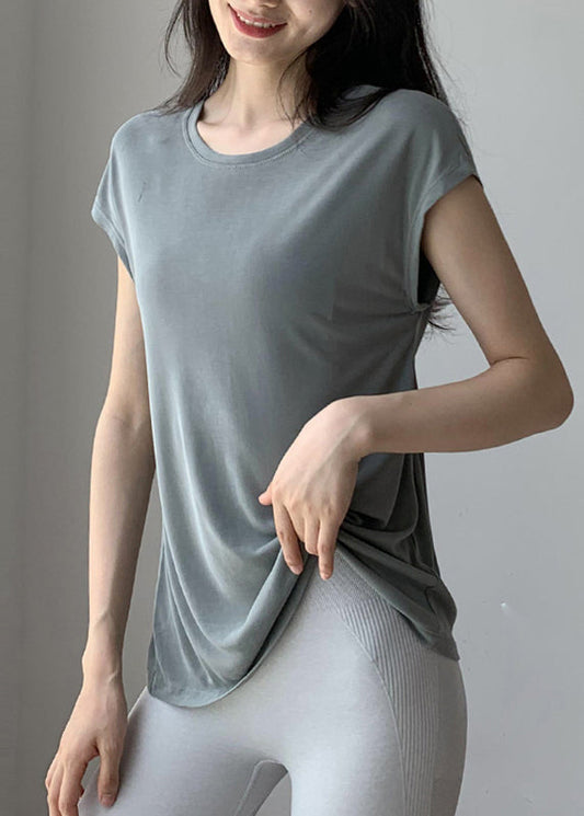 Well Tailored Top with a Graceful Silhouette