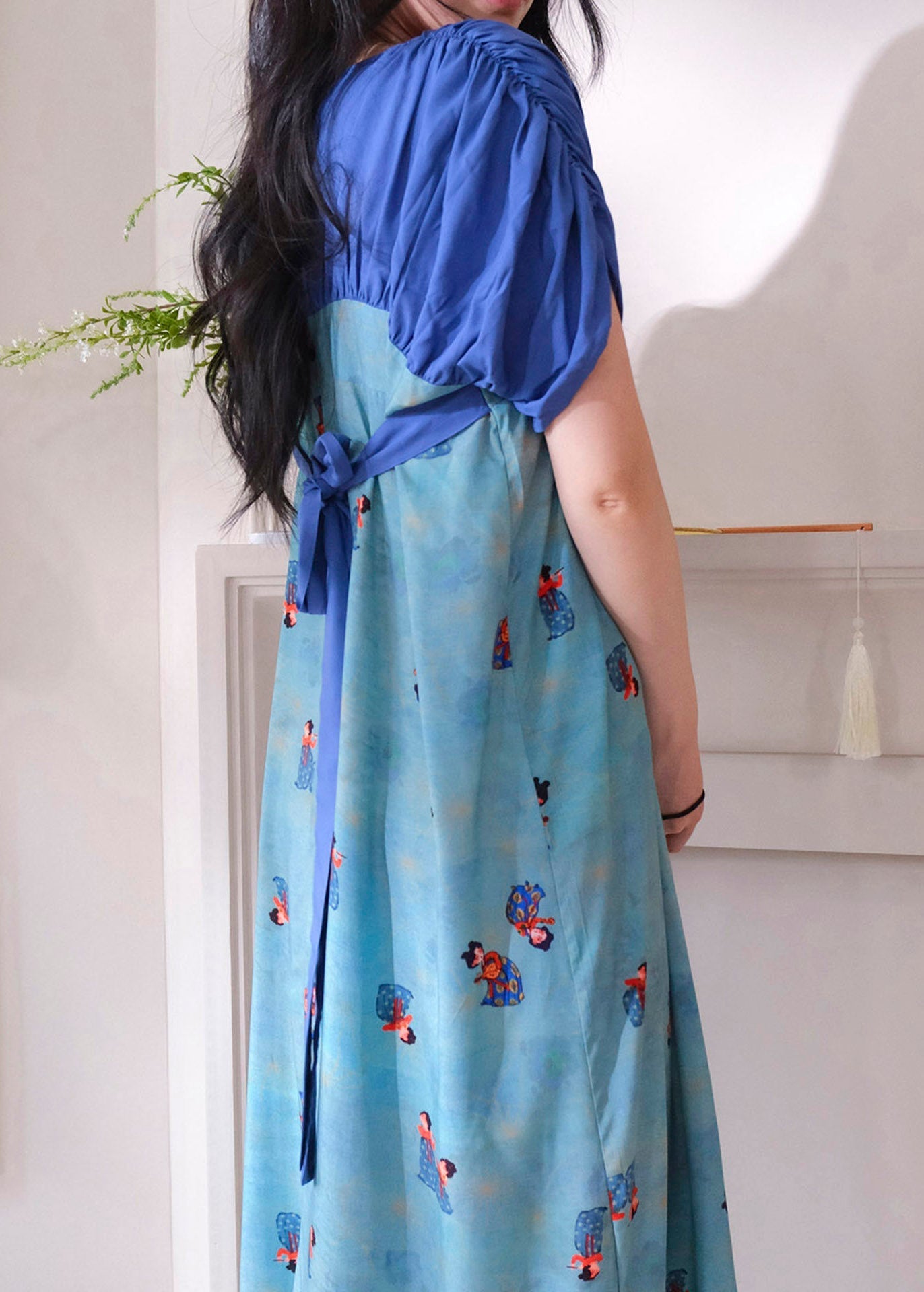 Well Tailored Dress with a Graceful Silhouette