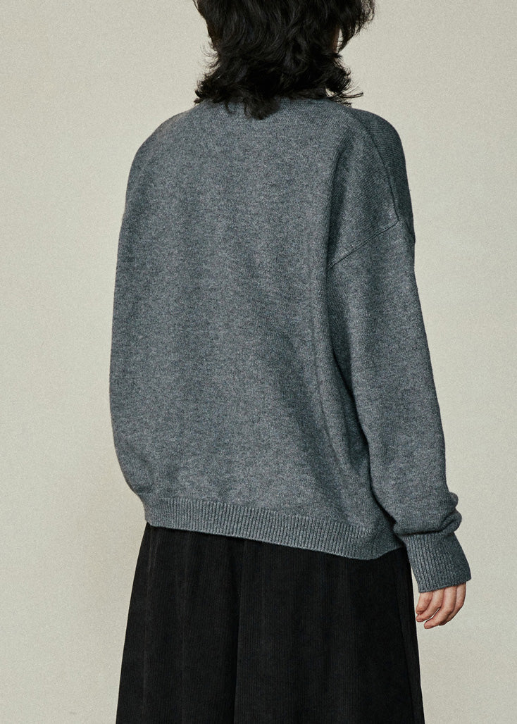 Well Tailored Sweater with a Graceful Silhouette