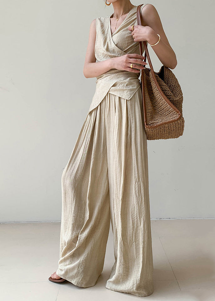 Well Tailored Pants with a Graceful Silhouette