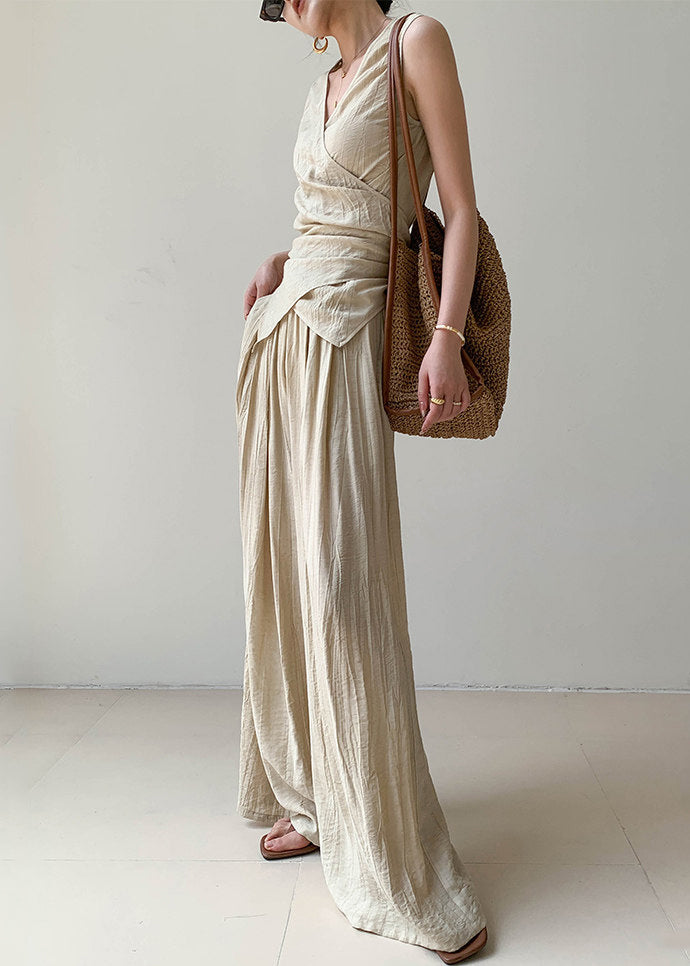 Well Tailored Pants with a Graceful Silhouette