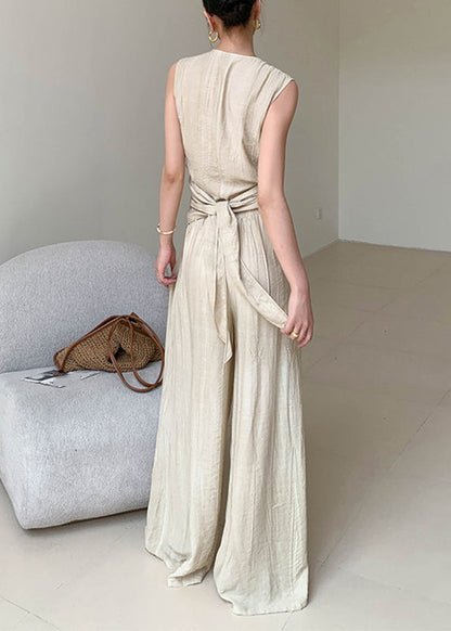 Well Tailored Pants with a Graceful Silhouette