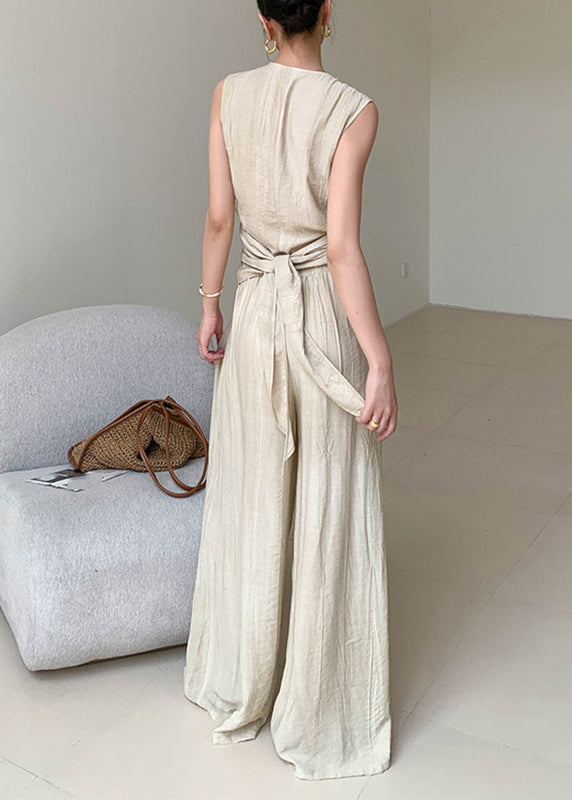 Well Tailored Pants with a Graceful Silhouette