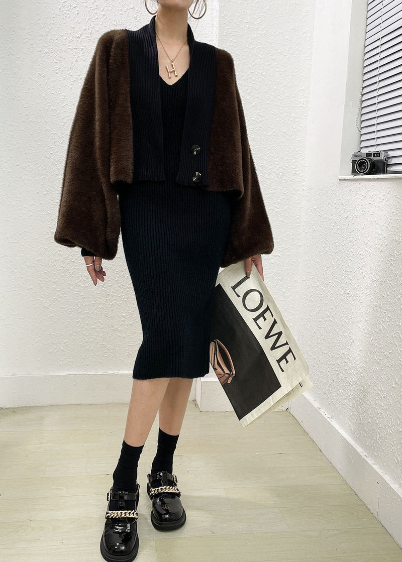 Sophisticated Garment with a Clean Classic Look