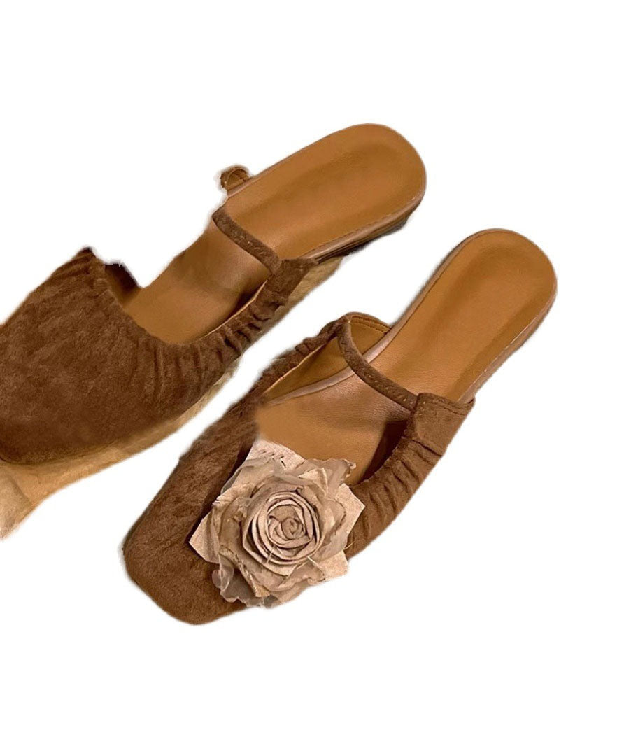 Graceful Orthopedic Sandals for Modern Look
