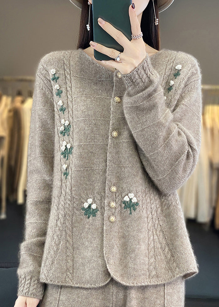 Elegantly Styled Coat for Everyday Wear