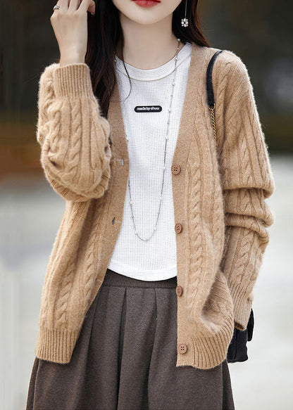 Effortlessly Elegant Cardigan with a Timeless Design