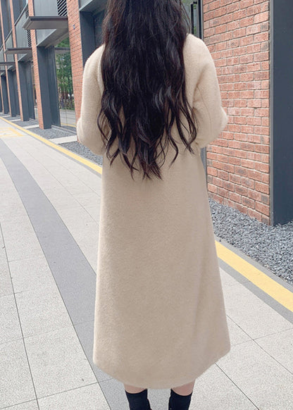 Well Tailored Coat with a Graceful Silhouette