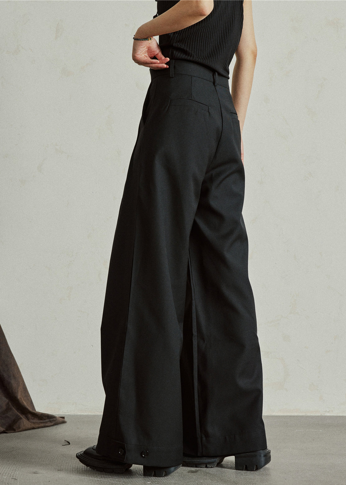 Beautifully Finished Pants in a Timeless Design